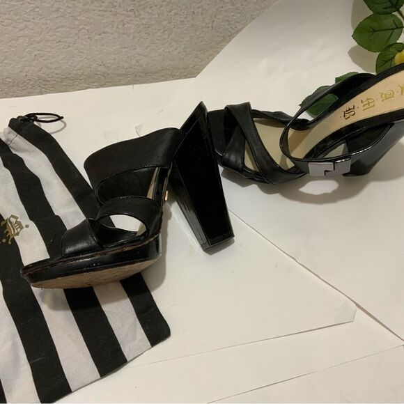 Gwen Stefani L.A.M.B. Black Patent 5” Heels size 10 - Picture 12 of 12